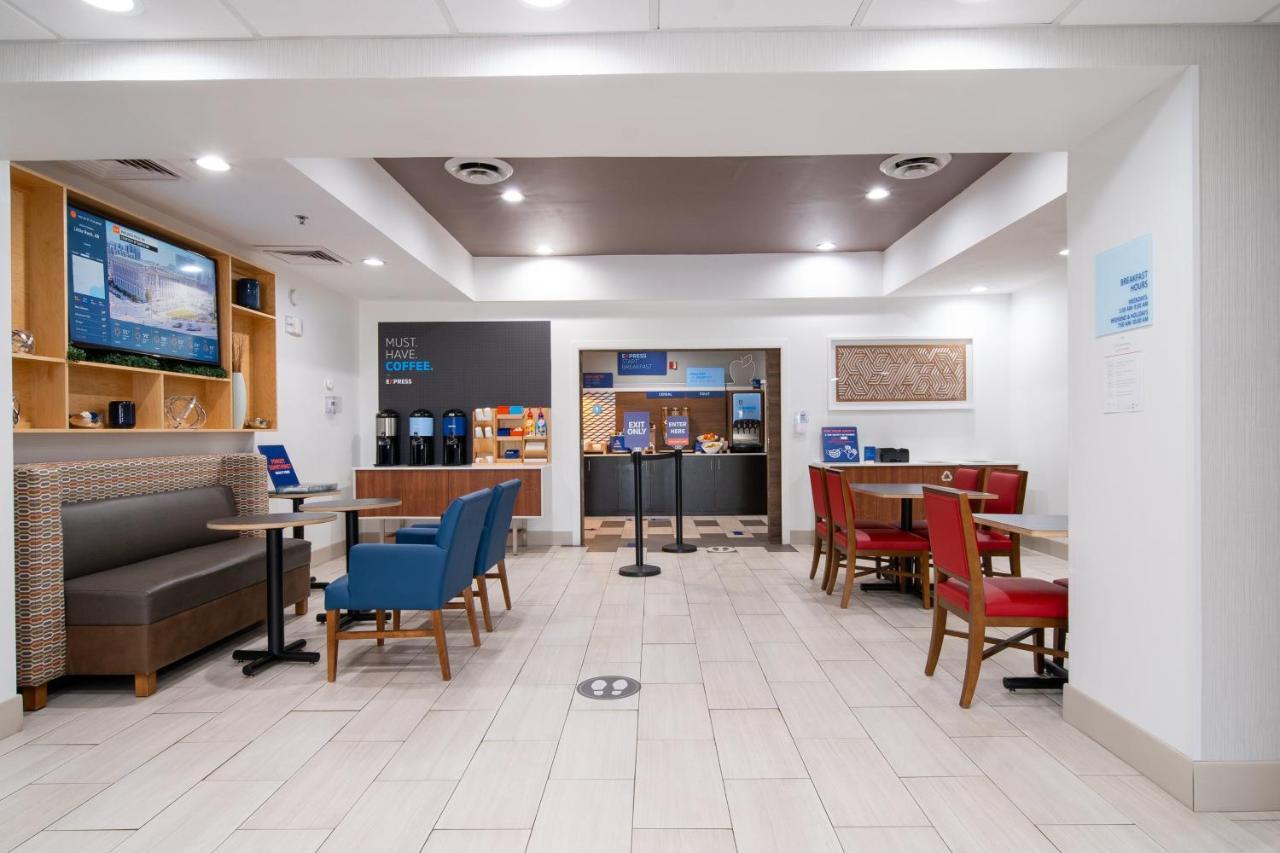 Holiday Inn Express Hotel & Suites Bedford By Ihg מראה חיצוני תמונה