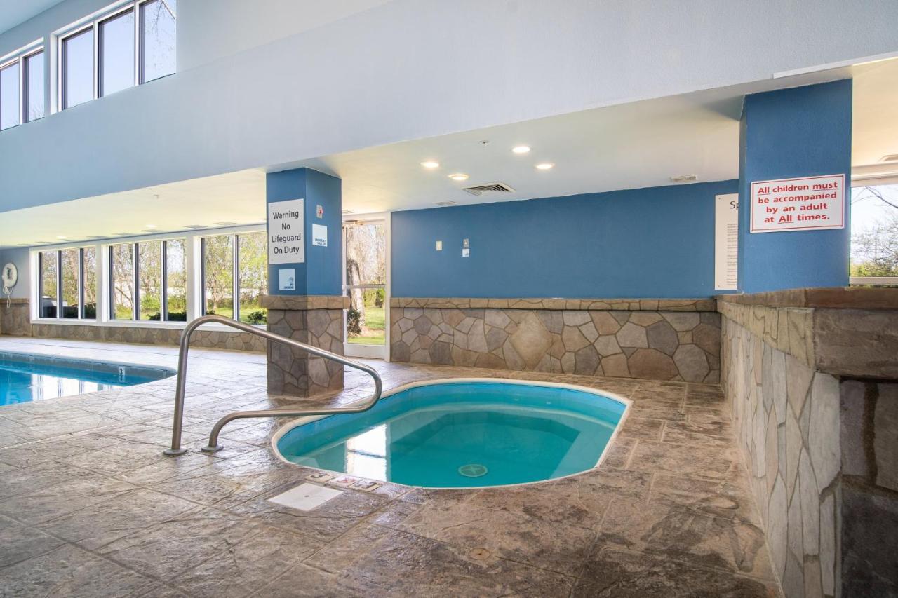 Holiday Inn Express Hotel & Suites Bedford By Ihg מראה חיצוני תמונה