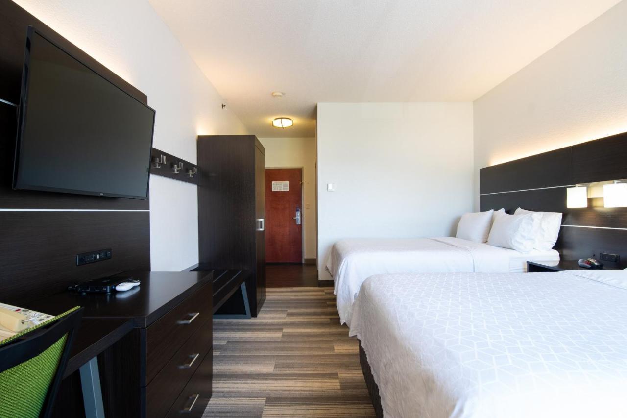 Holiday Inn Express Hotel & Suites Bedford By Ihg מראה חיצוני תמונה