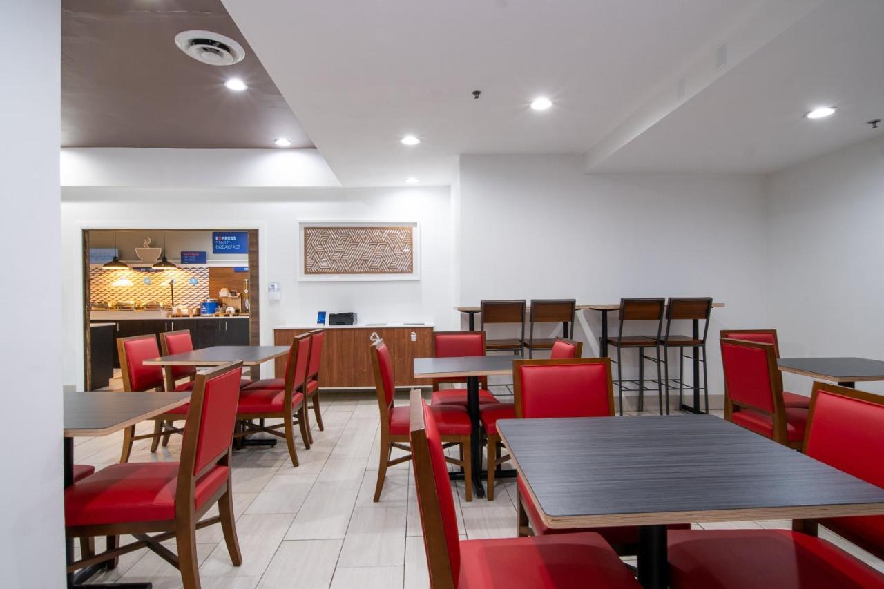 Holiday Inn Express Hotel & Suites Bedford By Ihg מראה חיצוני תמונה
