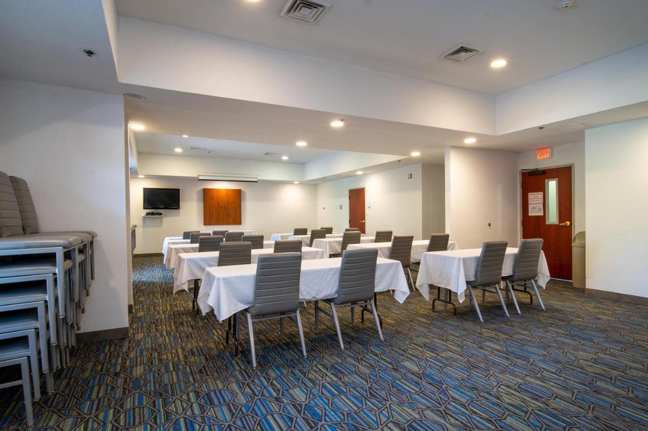 Holiday Inn Express Hotel & Suites Bedford By Ihg מראה חיצוני תמונה