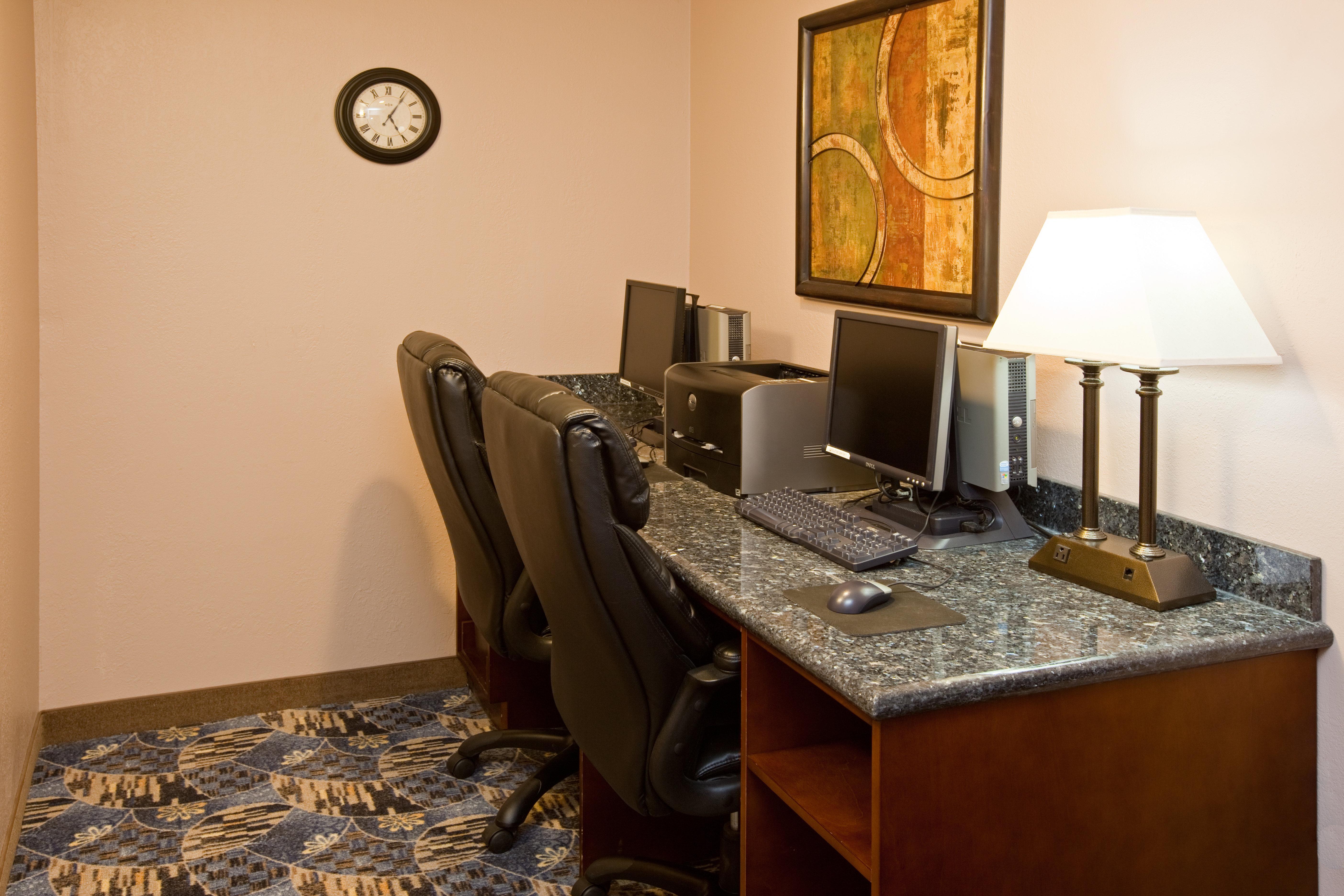 Holiday Inn Express Hotel & Suites Bedford By Ihg מראה חיצוני תמונה
