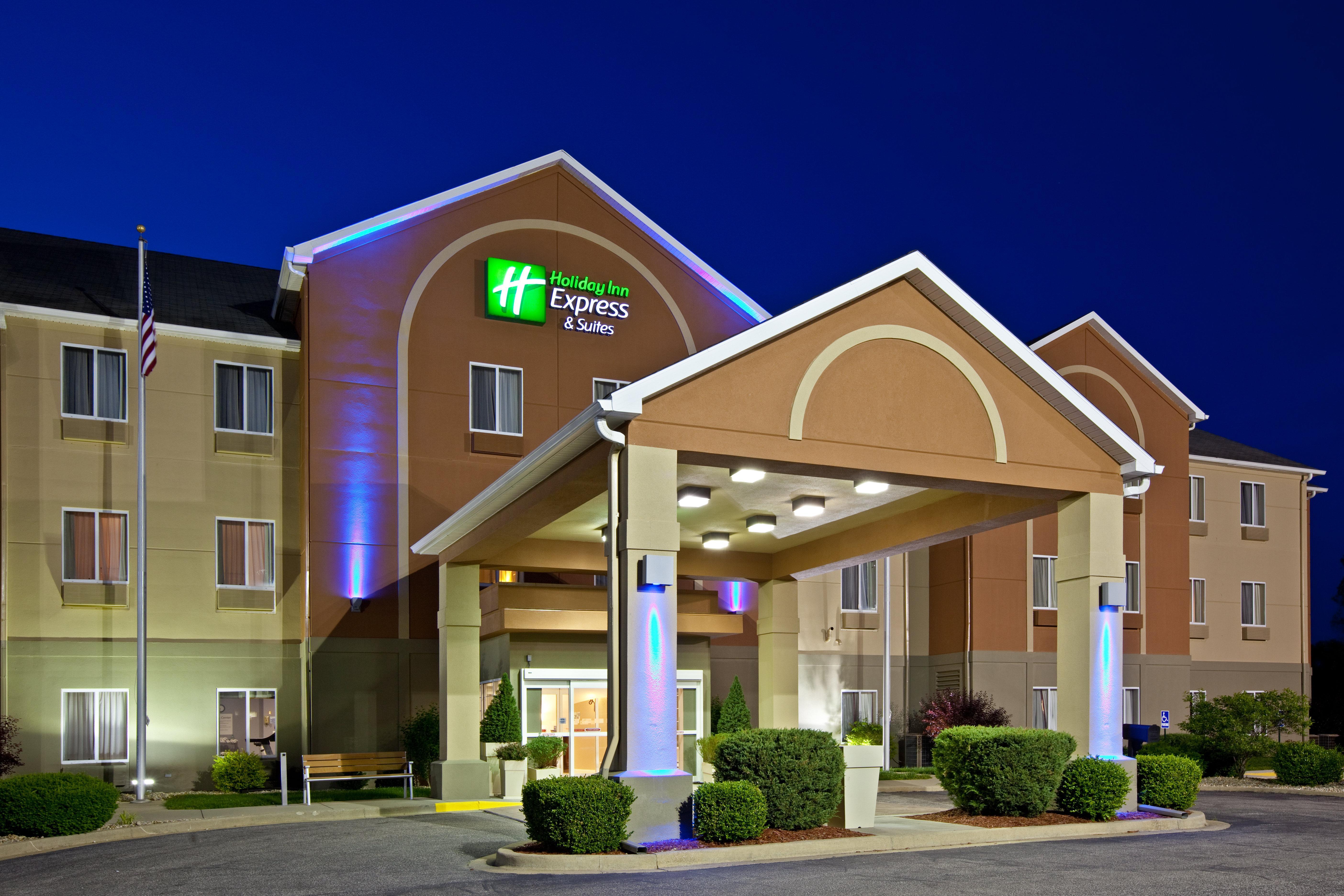 Holiday Inn Express Hotel & Suites Bedford By Ihg מראה חיצוני תמונה